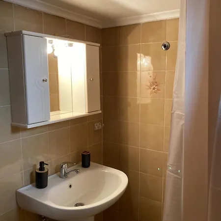 Anna's Summer House *